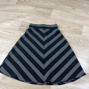 Joe‎ B By Joe Benbasset Women's Black & White Chevron Skirt X-Small